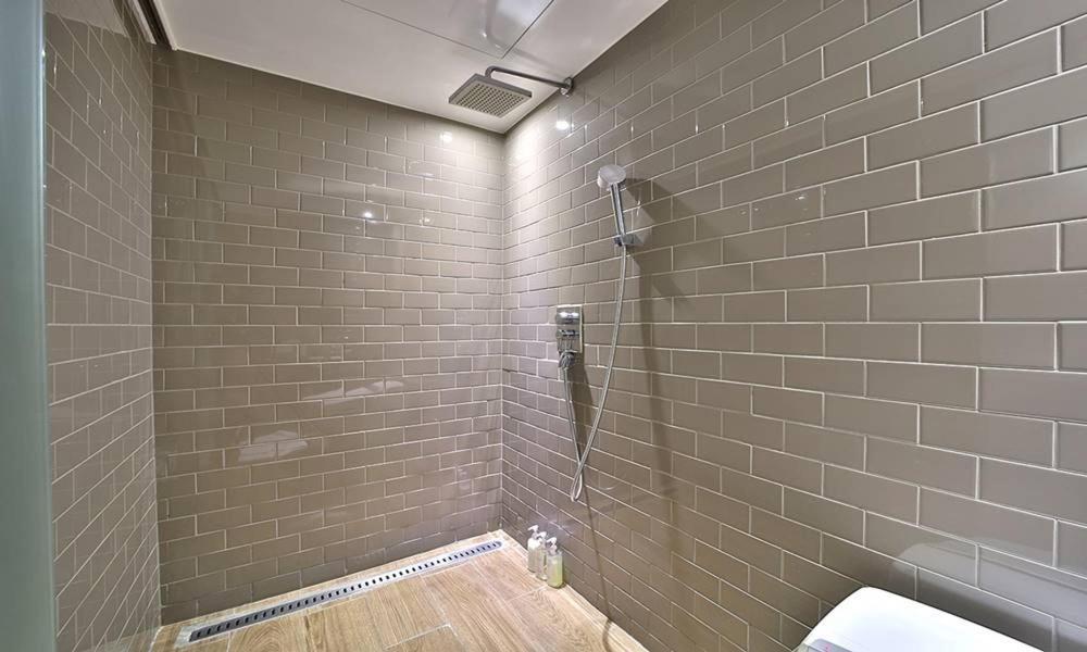 Seomyeon Hound Hotel 1St Street Busan Room photo